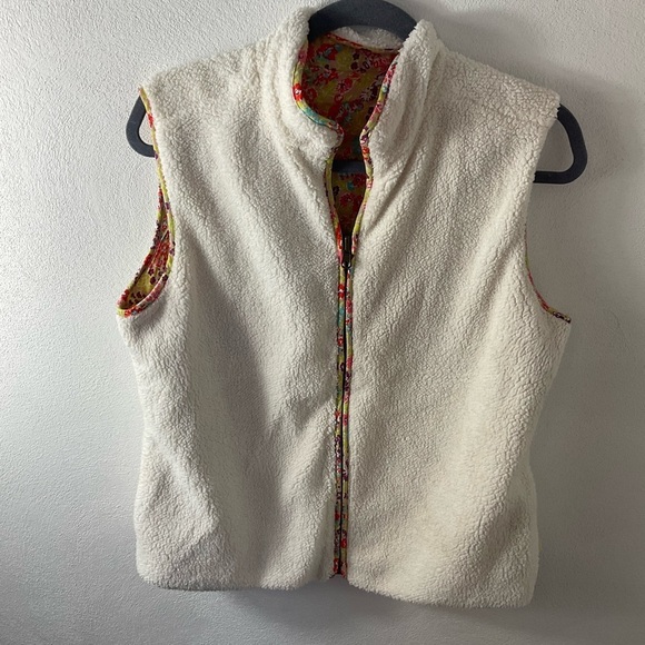 Matilda Jane Jackets & Blazers - Matilda Jane Reversible Sherpa Floral‎ Vest Sz M